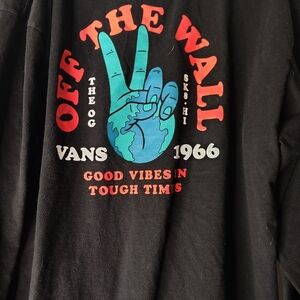 Vans Black Large  Long Sleeve Tee Hand Peace Sign Off The Wall